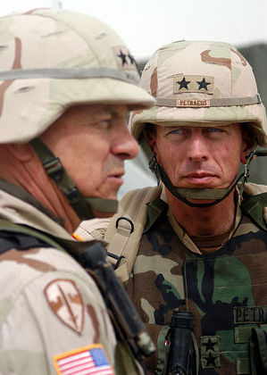 427px-Petraeus_and_Lieutenant_General_William_S._Wallace.jpg