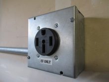 img_4055s_ev-outlet