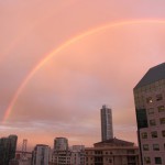 秋、ベイブリッジにかかる虹