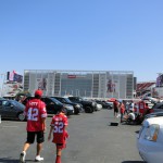 新スタジアムを駐車場から望む