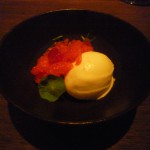 シャーベットにはいちごのソース