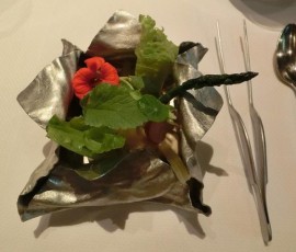 二品目は卵の入ったガーデンサラダ