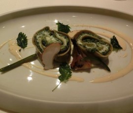 四品目はアーティチョークとポルチーニマッシュルームのパスタ巻き