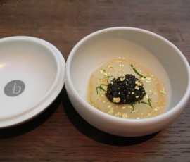 キャヴィアは冬瓜とチキンクリームに絶妙にマッチ