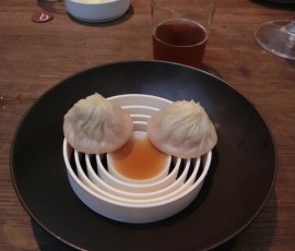 十品目はフォアグラの小籠包