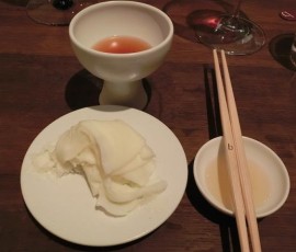 必見、折りたたみ式のミルクアイスクリーム!台湾風かき氷みたい?