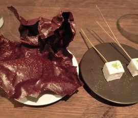 前衛的なチョコレートとマシュマロ