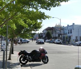 ジャクソン通りを振り返る