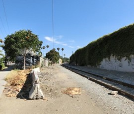 線路の右側は、その昔サンノゼ朝日の野球場でした