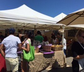 野菜に並んで香りのいいラヴェンダーグッズ