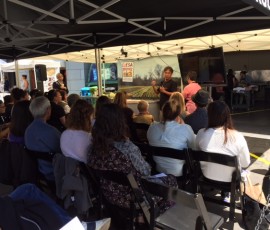 料理教室ではアジア料理の実演