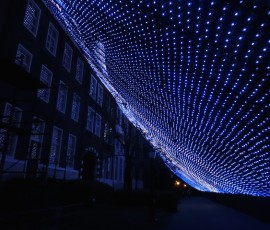 滝の裏側はこんな仕掛け