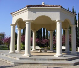 住宅地の休憩場所。花見には絶好