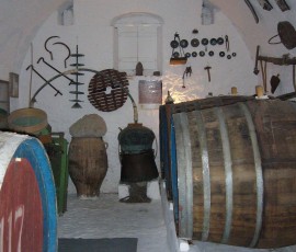 島で最古のワイナリー、カナヴァ・ルーソス