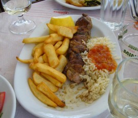 3.食べかけですが、スヴラキです