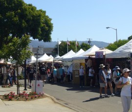 テントがずらり並びます