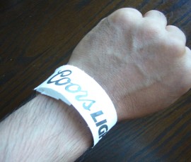 リストバンドで飲酒もオーケー