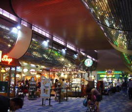 ピッカピカのラスヴェガス空港