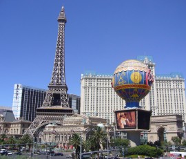 ベラジオのお向かいは、パリ