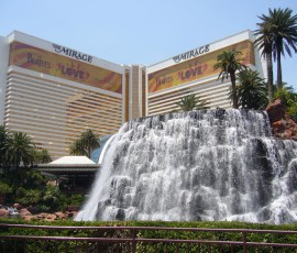 「ラブ」を常設するミラージュ