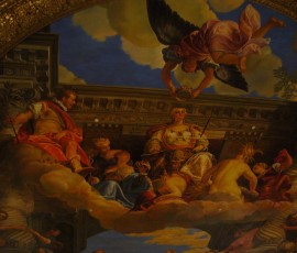 天井の壁画も凝ってます