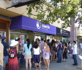 日本街の饅頭屋さんは、かき氷で人気