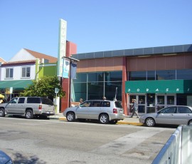 日本街を見守ってきたドバシ・マーケットも閉店。日系スーパーが来ます