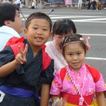 見物席で見つけた兄妹