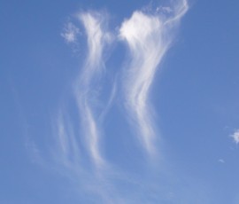 お祈りの文字みたいな雲(同じ日)