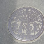 マンホールも「ねぶた祭」