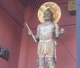 にこやかな仏像、天竜像