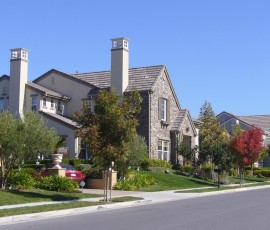 10月中旬、ご近所にも紅葉の姿が