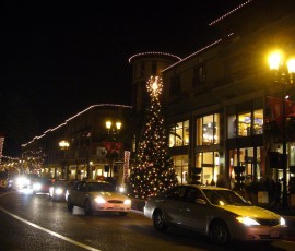 ショッピングモールの目抜き通り