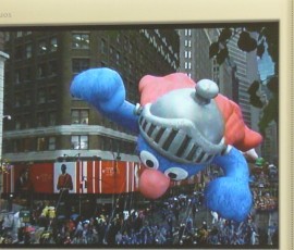 セサミストリートのグローバーも!