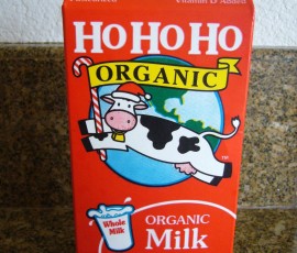 牛乳のクリスマス版。ホーホーホーとは、サンタさんの笑い声