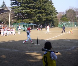 子供たちも元気にティーボール