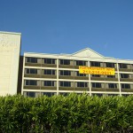 おっと、球場近くのホリデーインが売りに出ている!