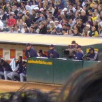 じっと見守る松坂投手