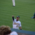 試合前のファンサービス。A'sのスウィッシャー選手