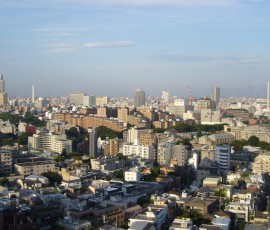 西に見えるは渋谷区広尾のあたり