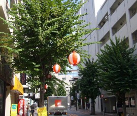 麻布十番商店街は、お祭りを控える