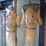 こちらは韓国風の翁(おきな)と老女(おうな)。ニコニコと仲良さそう