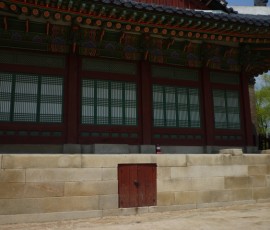 冬の寒さは厳しいのでオンドル(床暖房)を利用