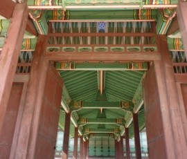 カラフルな彩色が見事