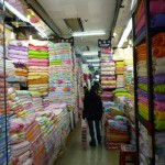 カラフルな布団がずらり