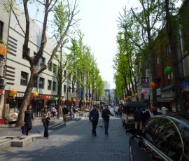 こちらは、伝統工芸品のお店の並ぶ仁寺洞(インサドン)