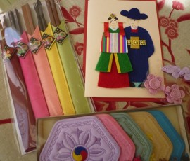 手元に残ったおみやげはこれだけ。とくにカードはお気に入り