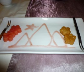 コース料理のしめくくりのデザート