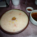 わたしが頼んだおかゆ。水キムチもさっぱりしておいしい