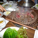 お店の人が焼いてくれます